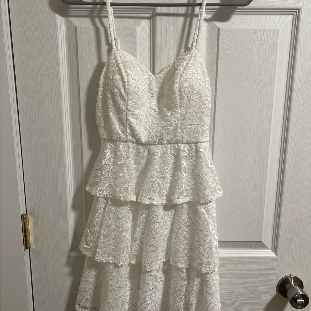 Elegant White Lace Tiered Dress